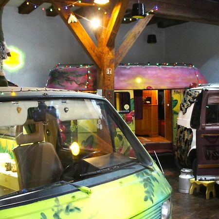 Urban Van Glamping Рига Экстерьер фото