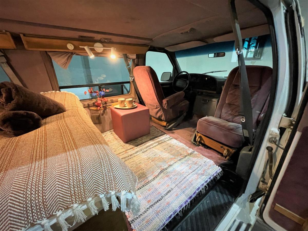 Urban Van Glamping Рига Экстерьер фото