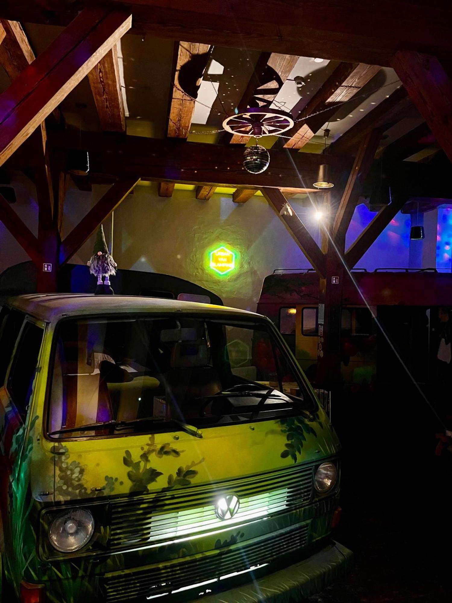 Urban Van Glamping Рига Экстерьер фото