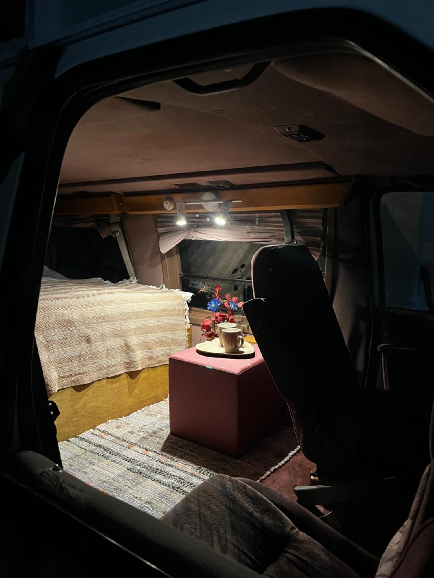 Urban Van Glamping Рига Экстерьер фото