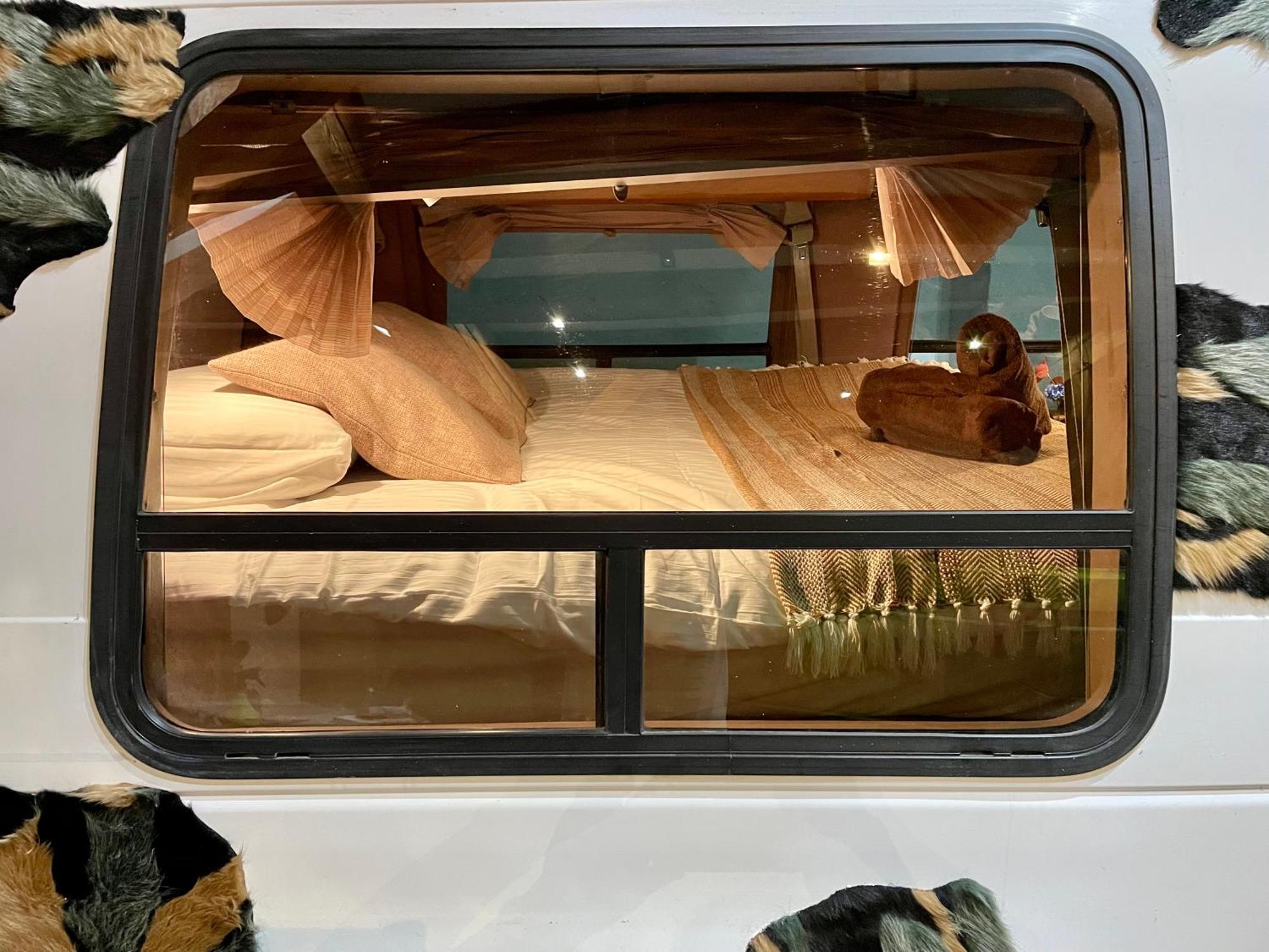 Urban Van Glamping Рига Экстерьер фото
